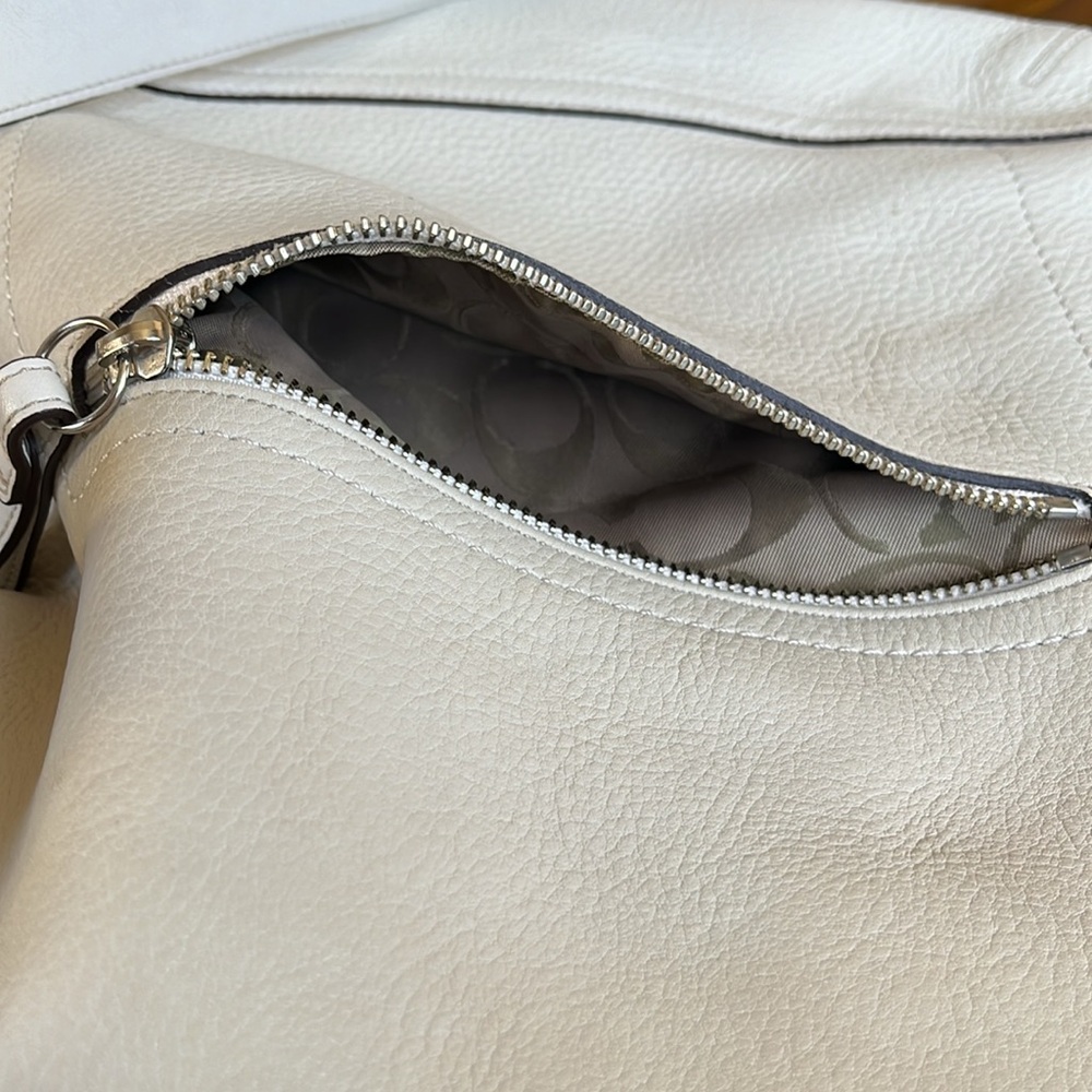 Coach 1428 Off White Pebbled Leather shoulder/Cross Body Bag adjustable strap - Picture 15 of 17